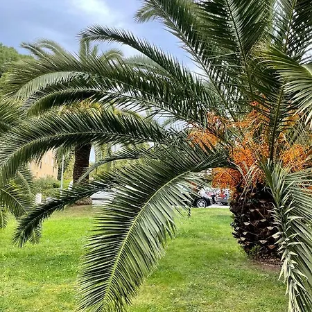 Tropez Апартаменти *